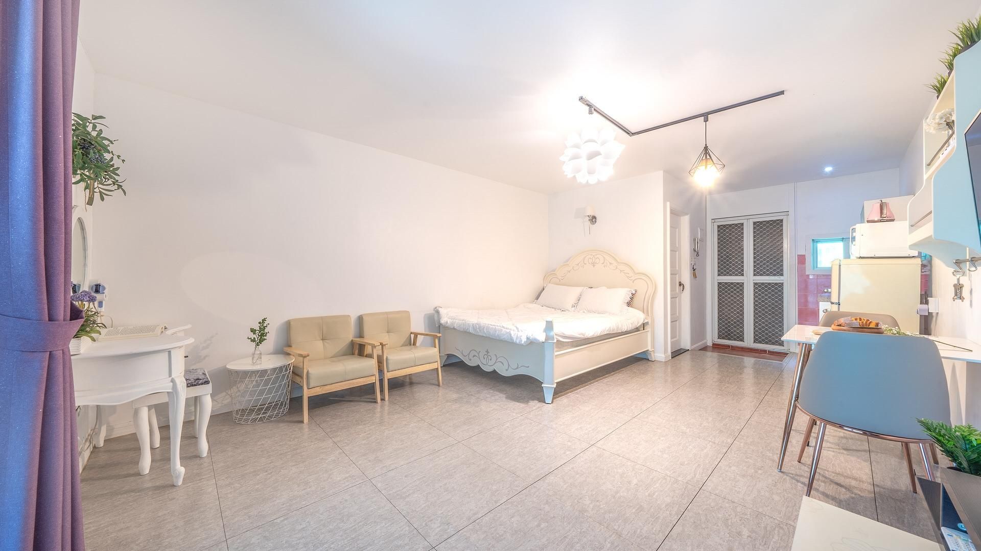 Ganghwa Giverny Spa Pension adonis