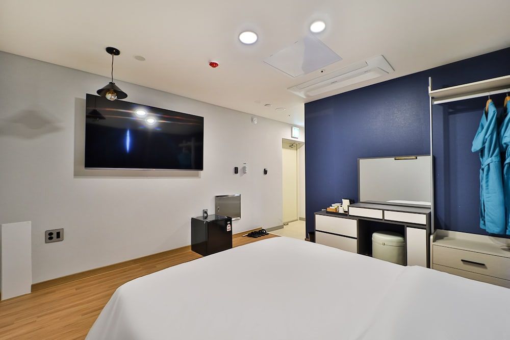 Gimhae Eobang-dong City Hotel Deluxe Double Room 14