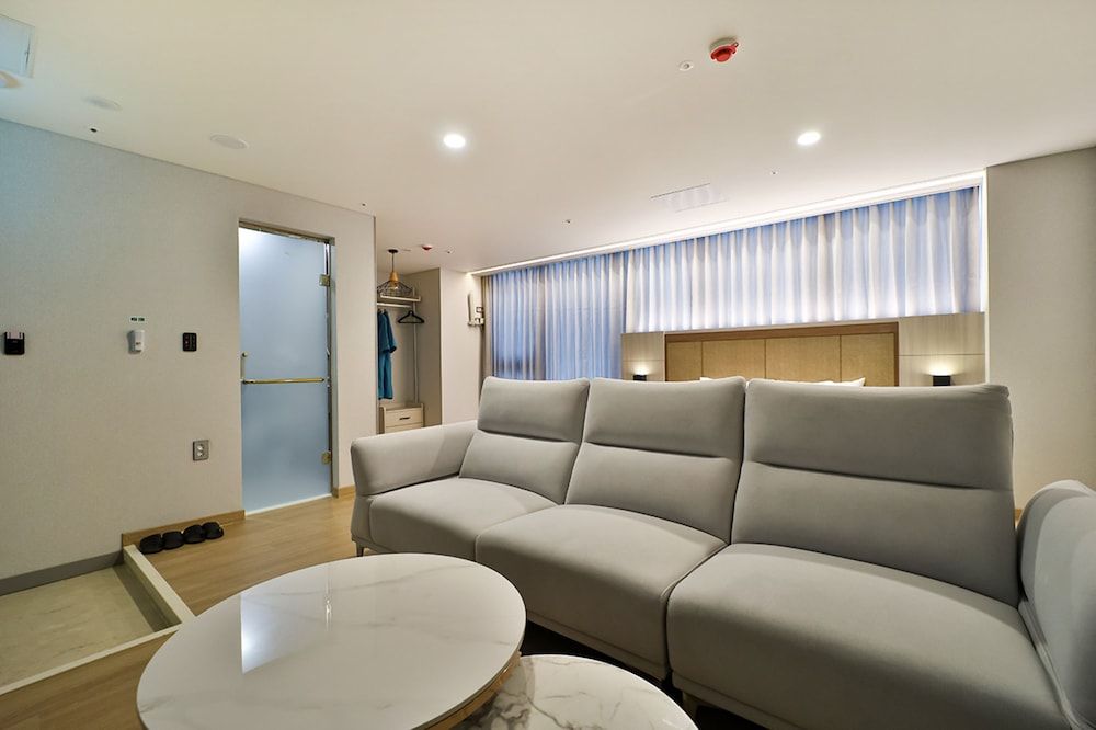 Gimhae Eobang-dong City Hotel Deluxe Double Room 16