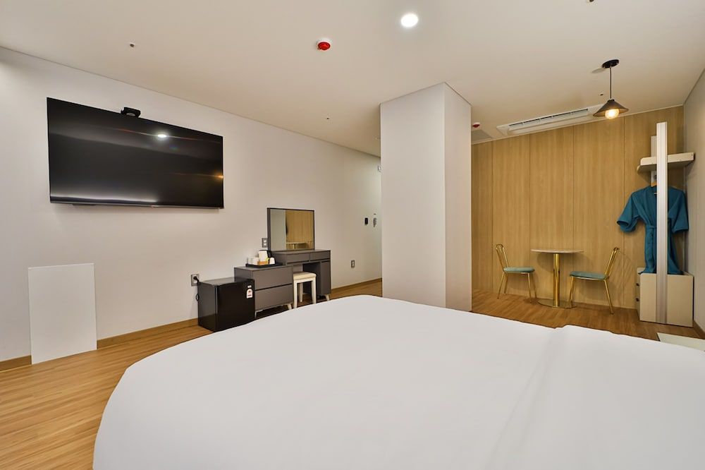 Gimhae Eobang-dong City Hotel Deluxe Double Room 20