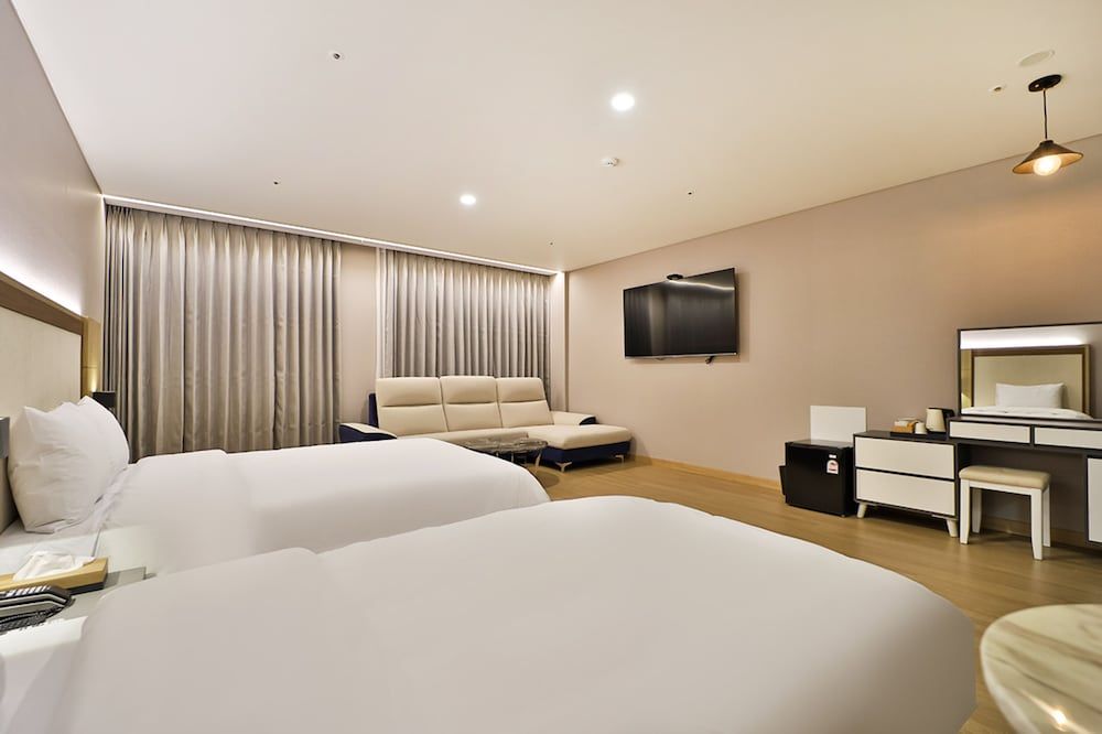 Gimhae Eobang-dong City Hotel Premier Twin Room 8