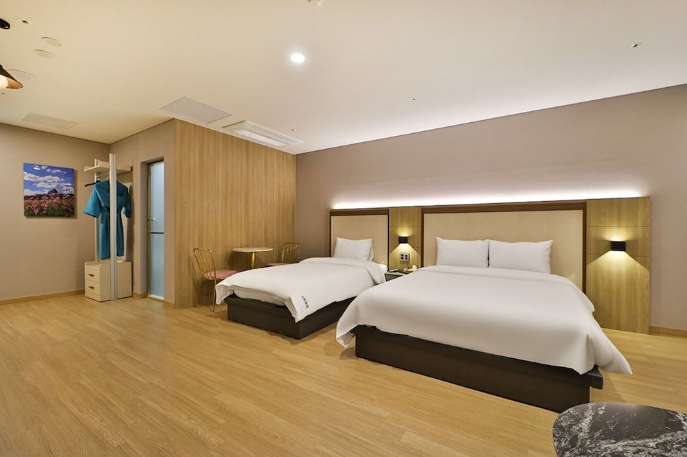 Gimhae Eobang-dong City Hotel Premier Twin Room 3