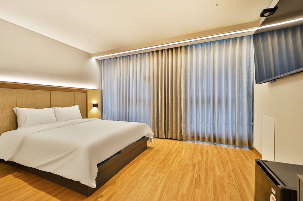 Gimhae Eobang-dong City Hotel Deluxe Double Room 3