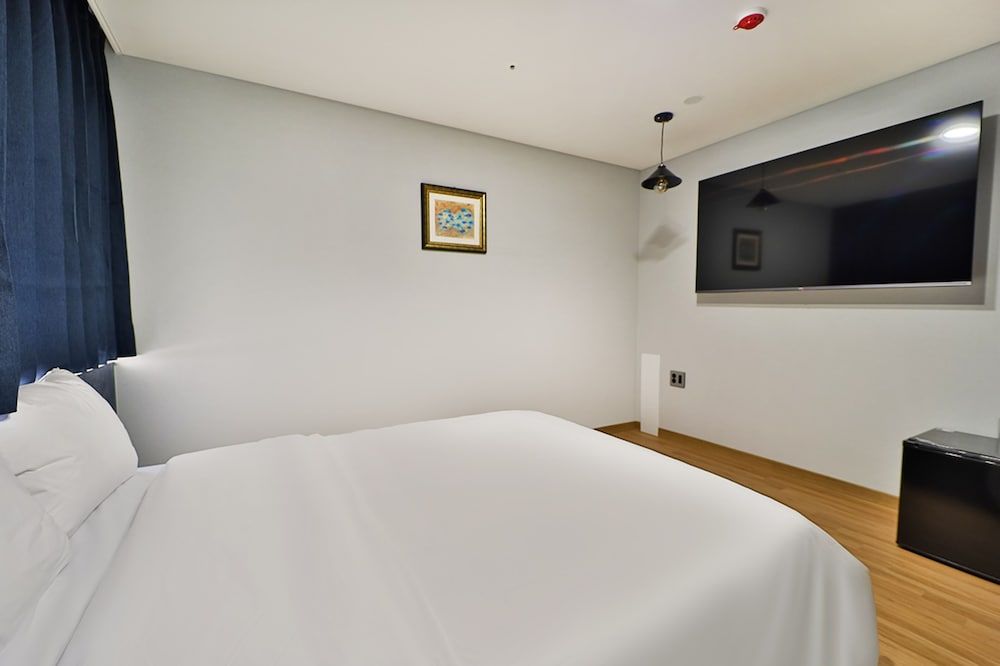 Gimhae Eobang-dong City Hotel Deluxe Double Room 6