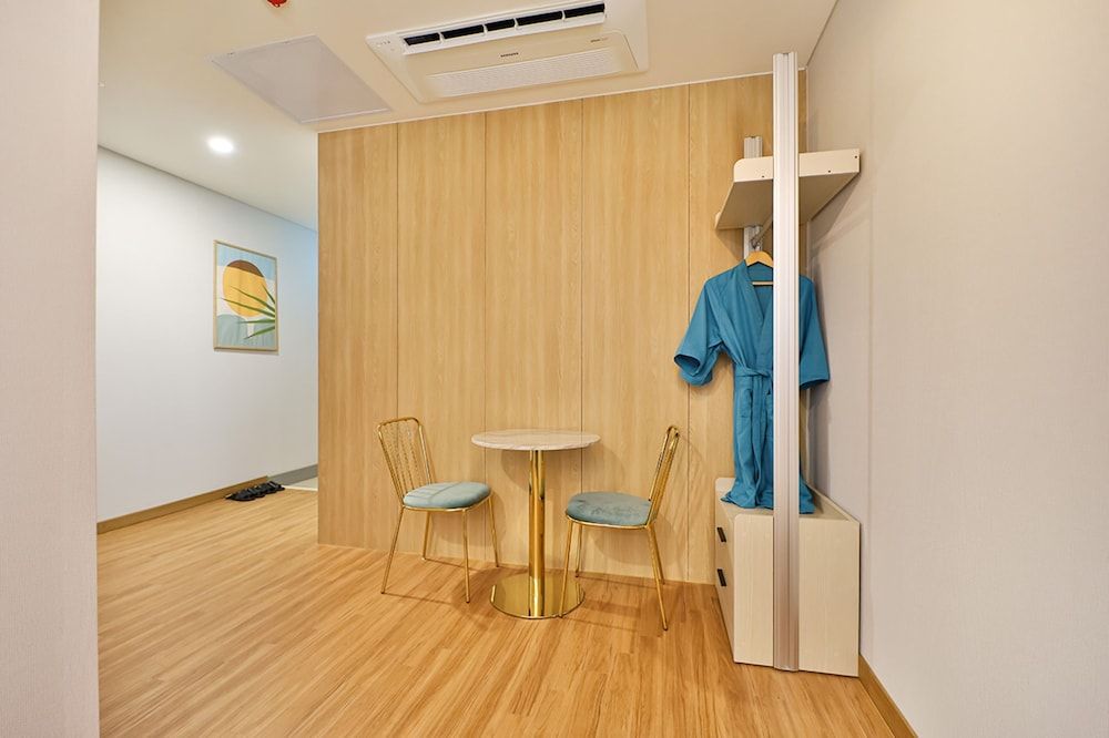 Gimhae Eobang-dong City Hotel Deluxe Double Room 19