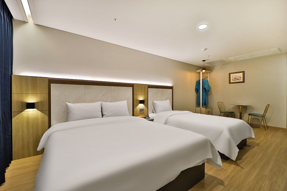 Gimhae Eobang-dong City Hotel Premier Twin Room 4