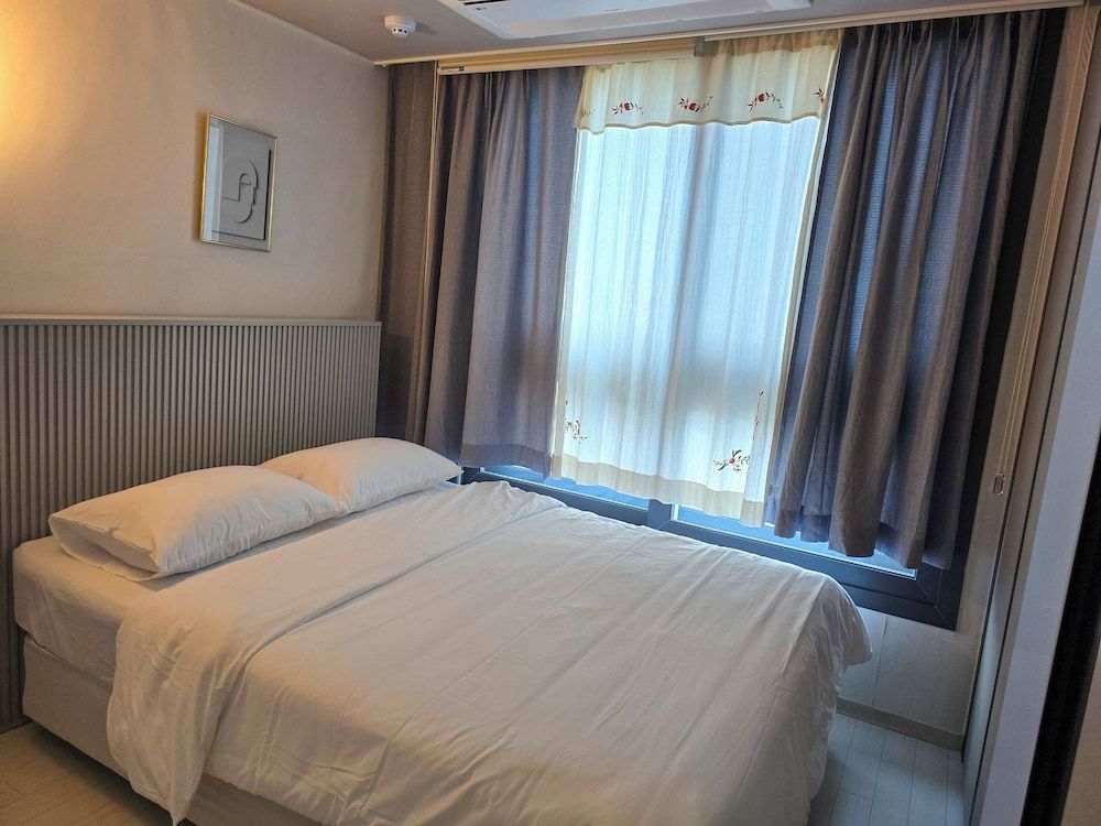 Daegu Dongseongro Star B&B Business Hotel Youth Suite 3