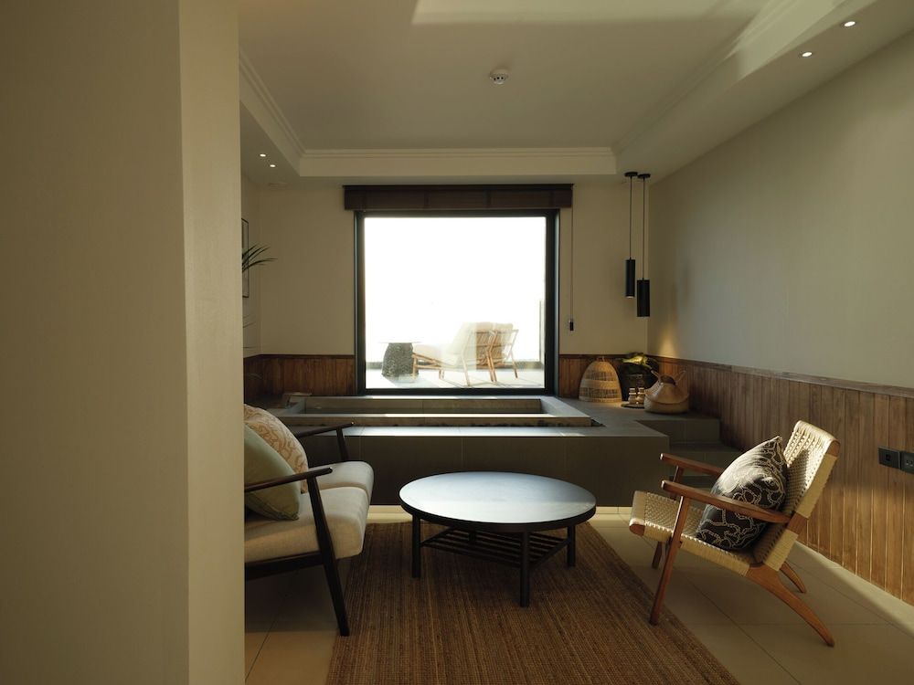 Bale Resort Sunset Suite 8