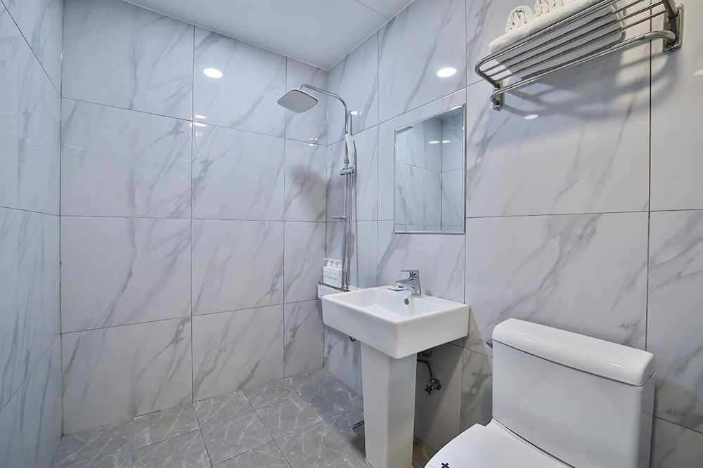 HOTEL LION Deluxe Double Room 4