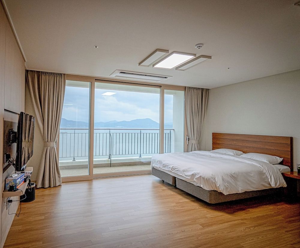 Sunvalley Resort Goheung Standard Room (18PY, Cooking Allowed)