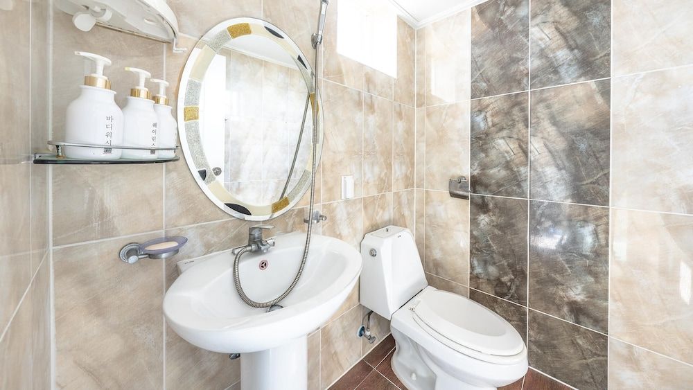 Seonjaedo Secret spa Pension Basic Room, 1 Bedroom (hera_301) 3