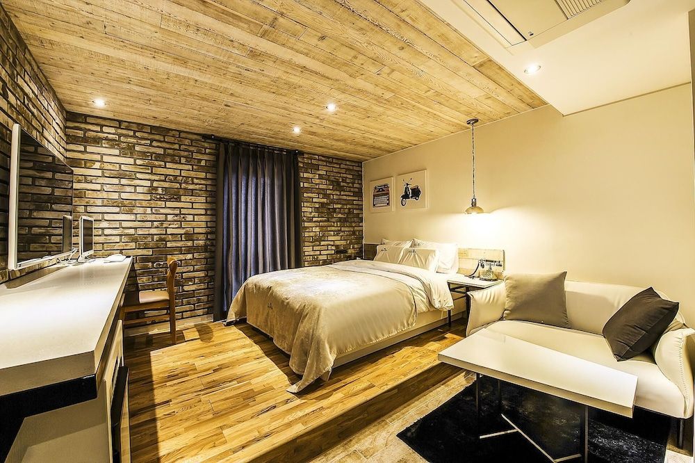 Bellino Hotel Deluxe Room 2