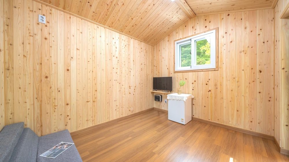 Gapyeong Yumyeongsan Gomone pet Camping Basic Room, 1 Bedroom (pyeonbaek 1) 5