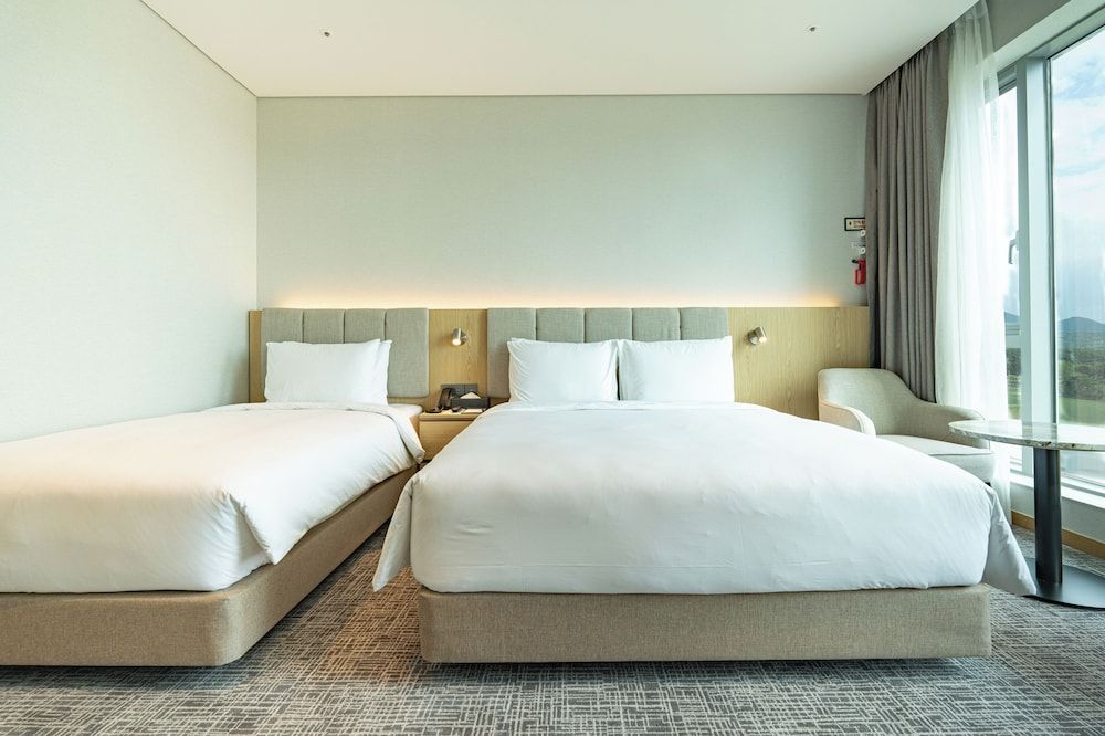 Stanford Hotel Family Twin Room 3