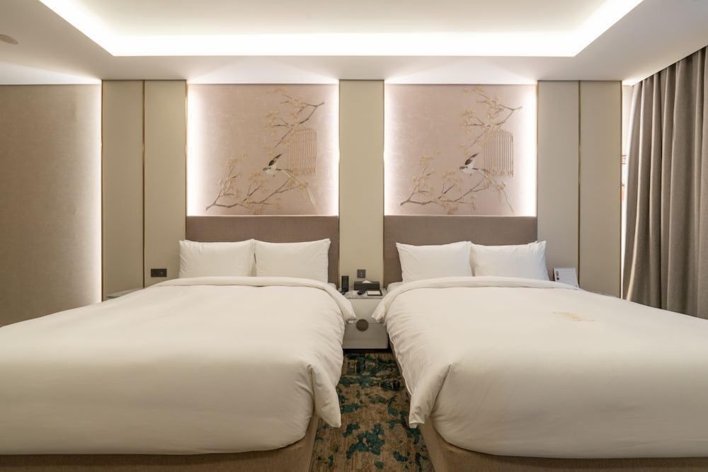 Stanford Hotel Premium Suite, Lake View