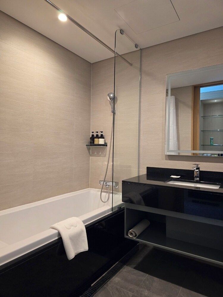 Stanford Hotel Family Twin Room 4