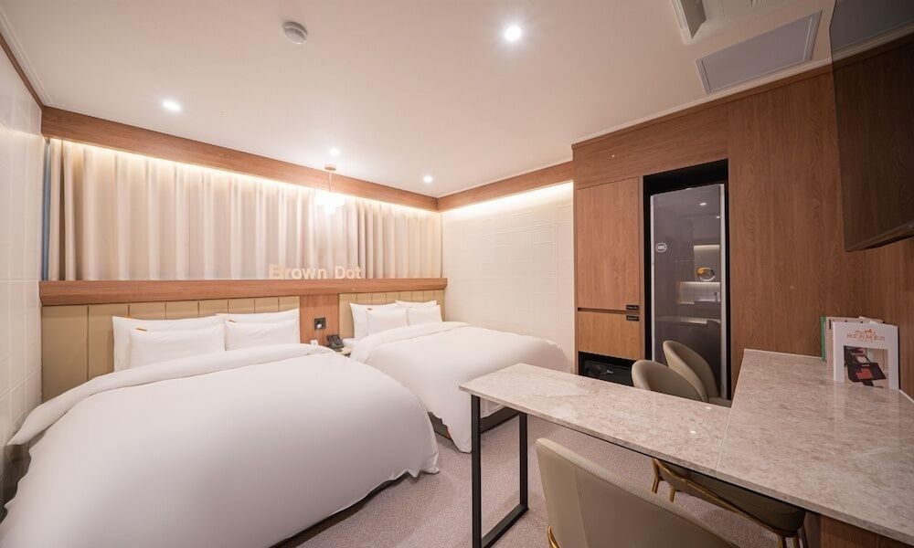 Brown Dot Hotel Sangju Twin Room 2