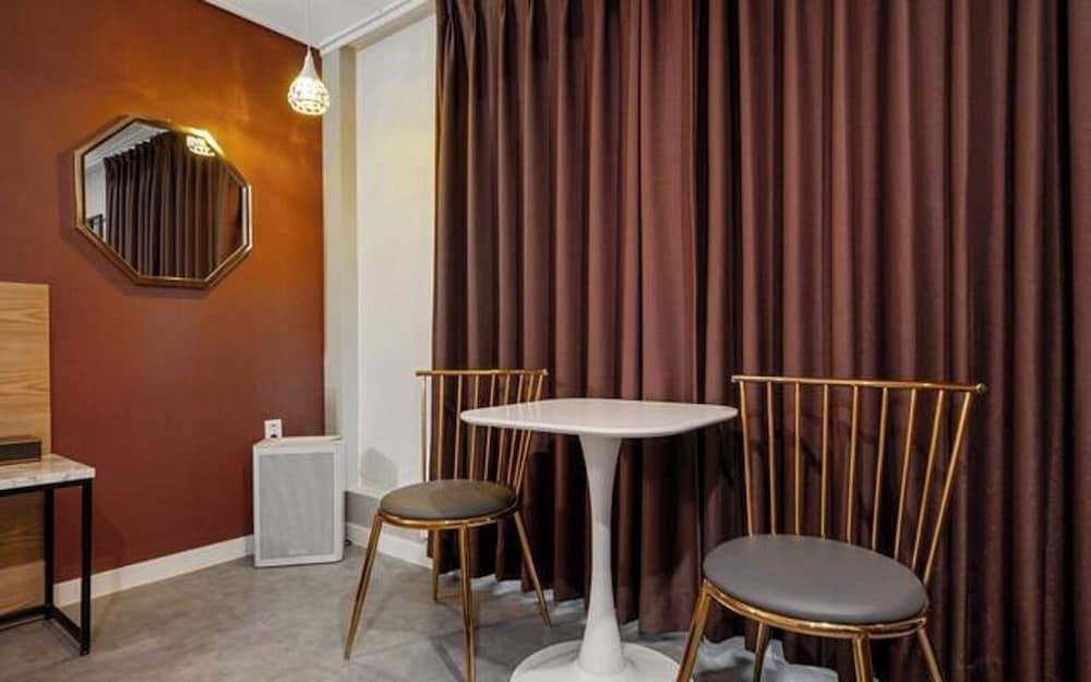 BRIGHTEN HOTEL Couple 2pc 5