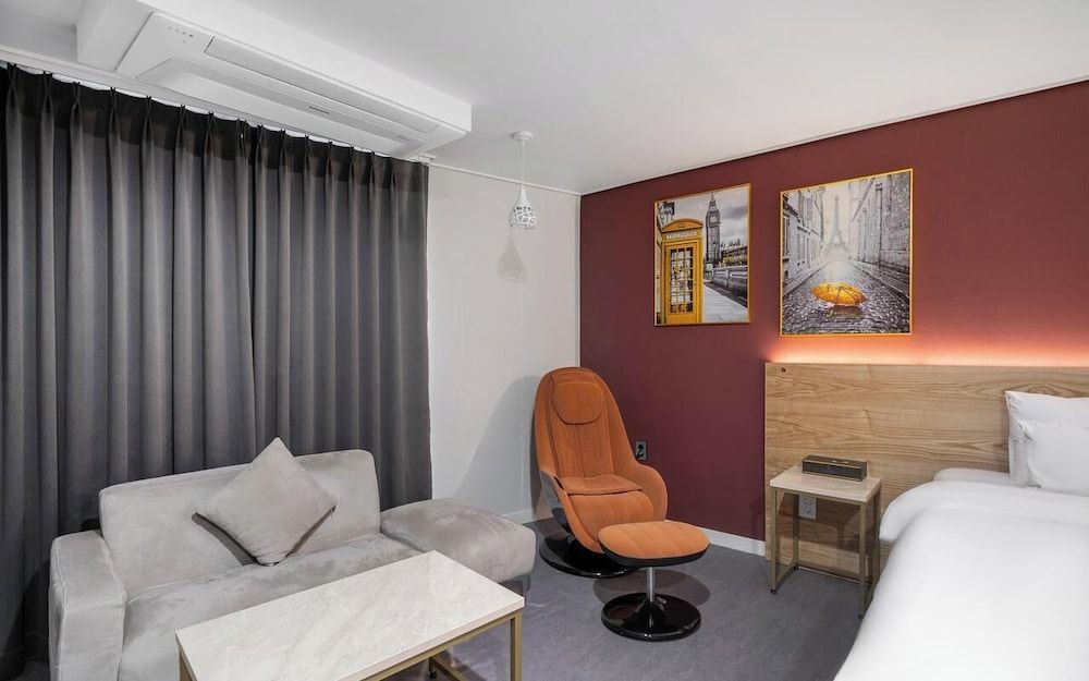 BRIGHTEN HOTEL Royal Family Suite 3