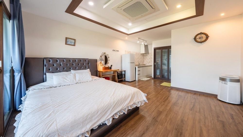 Namhae Ryu&lee Pet Pension Basic Room, 1 Bedroom (Violin) 2