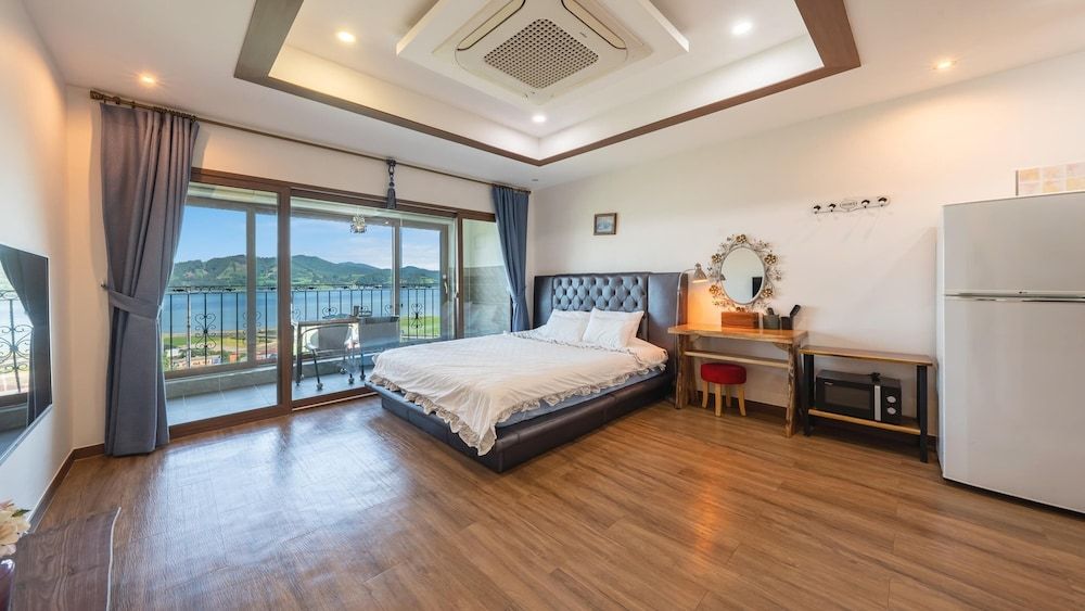 Namhae Ryu&lee Pet Pension Basic Room, 1 Bedroom (Violin)