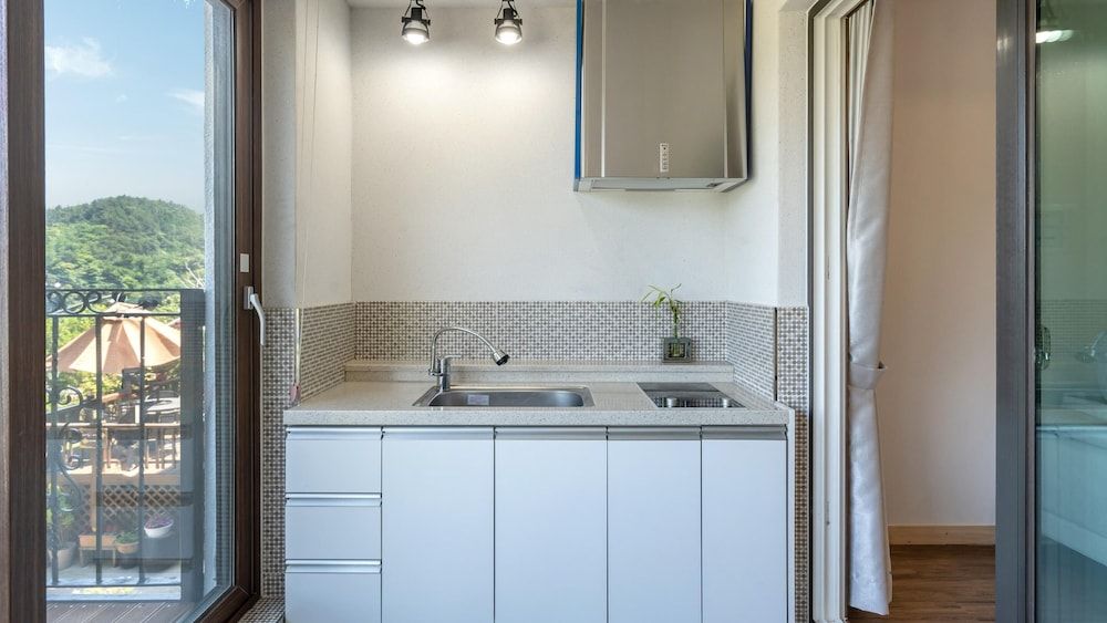 Namhae Ryu&lee Pet Pension Basic Room, 1 Bedroom (Hape) 6