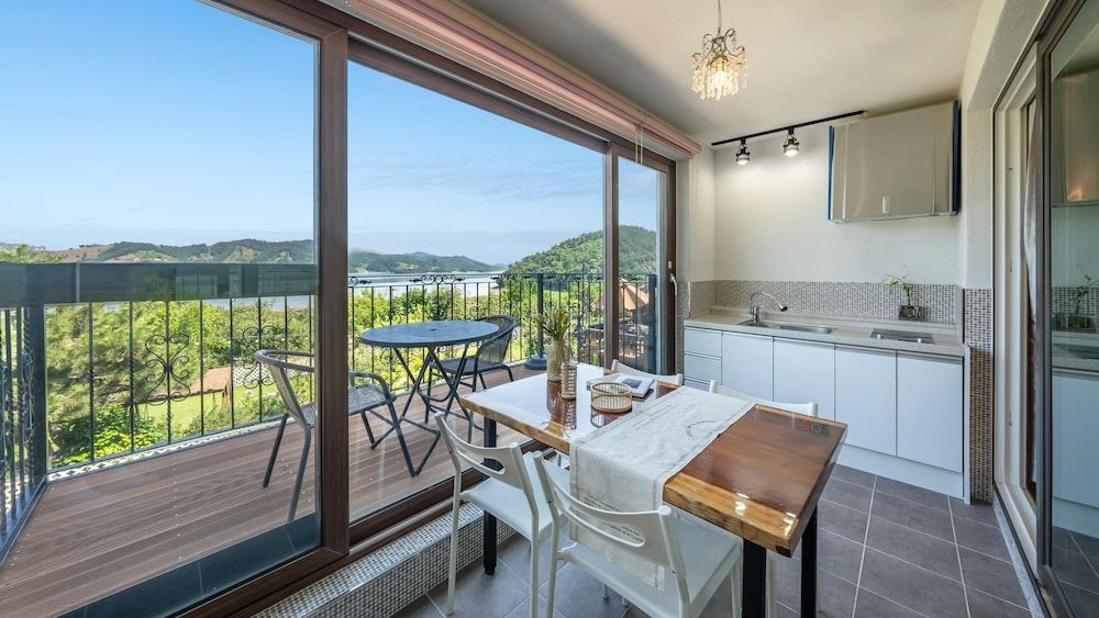 Namhae Ryu&lee Pet Pension Basic Room, 1 Bedroom (Hape) 4