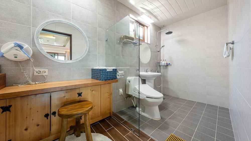 Namhae Ryu&lee Pet Pension Basic Room, 1 Bedroom (Piano) 9