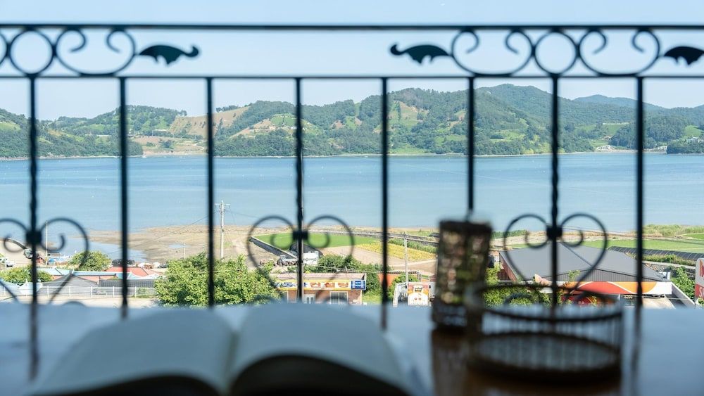 Namhae Ryu&lee Pet Pension Basic Room, 1 Bedroom (Violin) 7