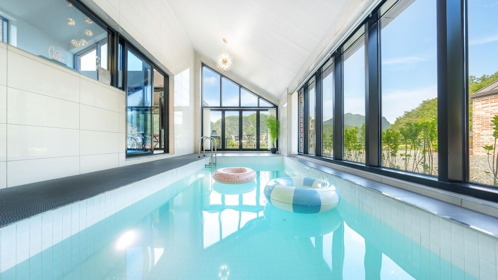 Danyang Dandelion Pool Villa