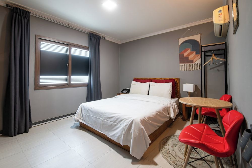 Gung Business Hotel Jeonju Deluxe Twin Room, City View