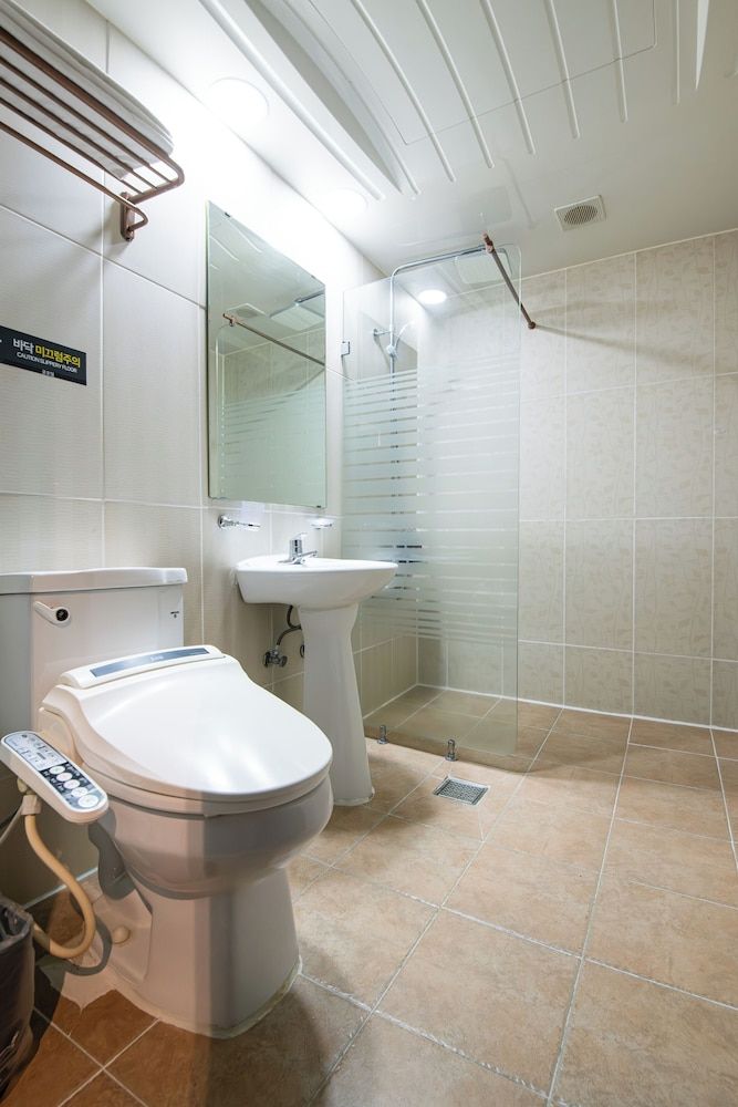 Gung Business Hotel Jeonju Standard Double Room, City View 7