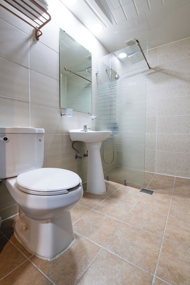 Gung Business Hotel Jeonju Deluxe Twin Room, City View 7