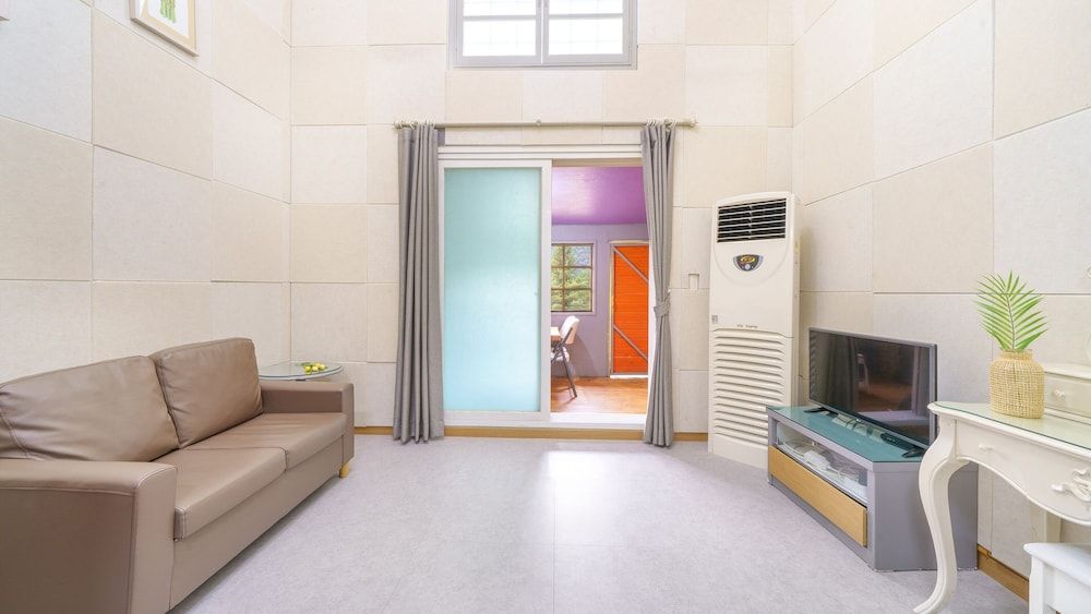 Yangpyeong Beulleosseom pet spa Pension Basic Room, 1 Bedroom (freesia) 10
