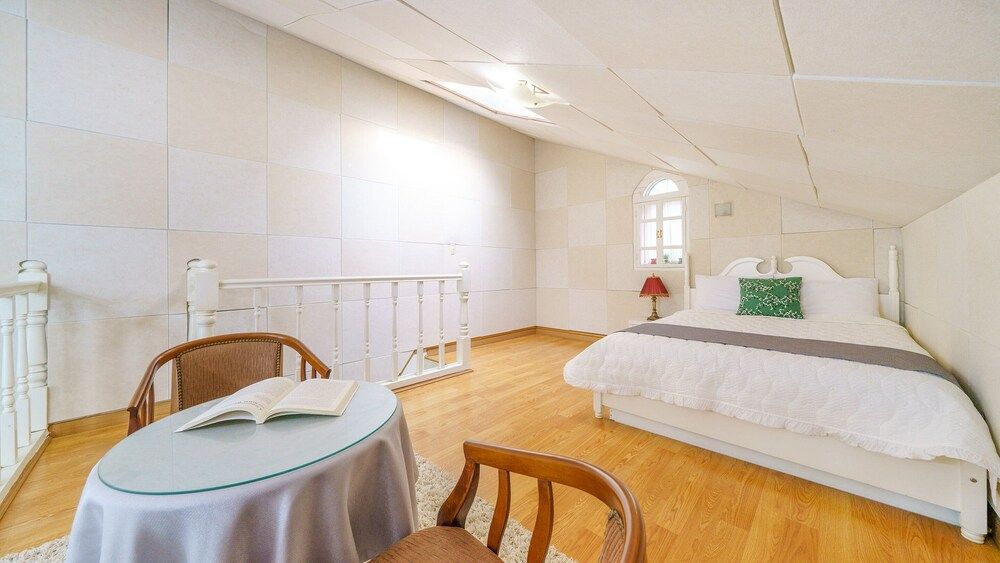 Yangpyeong Beulleosseom pet spa Pension Basic Room, 1 Bedroom (freesia) 3