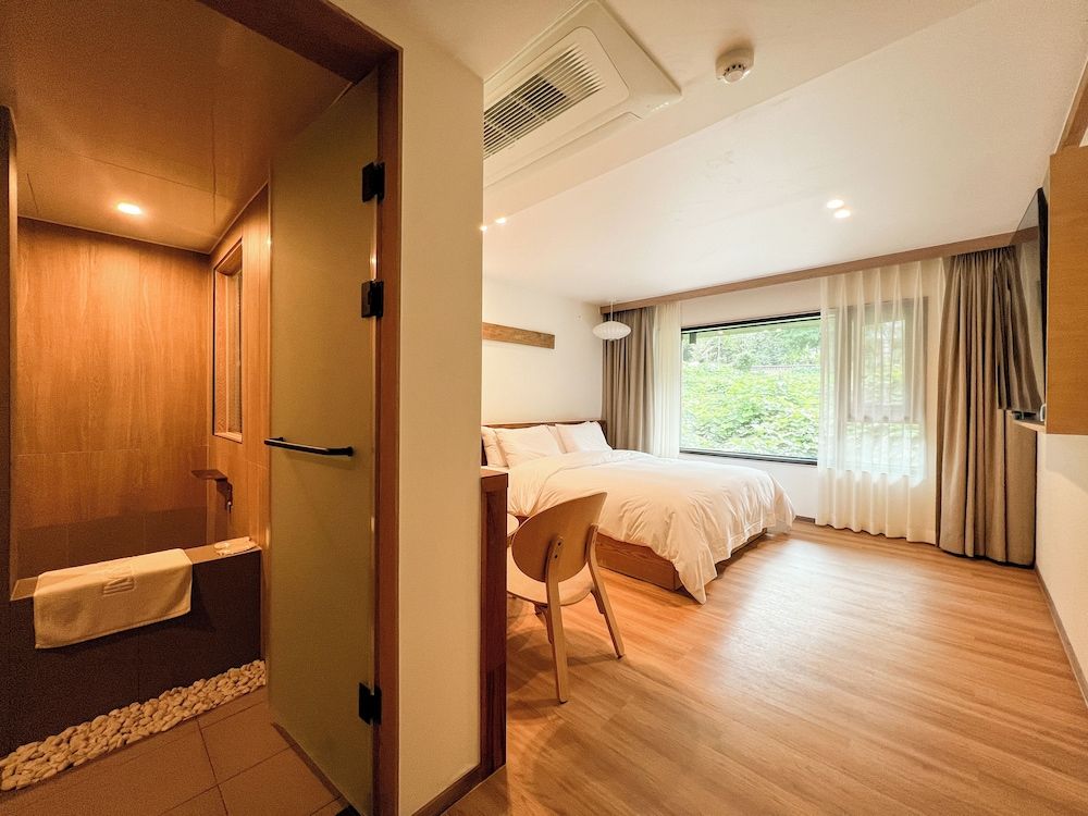 HOTEL KANWOLGE Suite Corner Balcony Mountain View 7