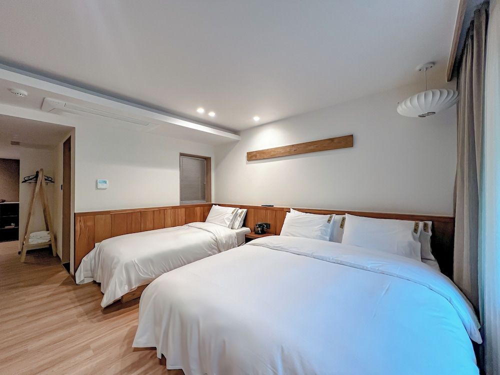 HOTEL KANWOLGE Suite Corner Balcony Mountain View 3