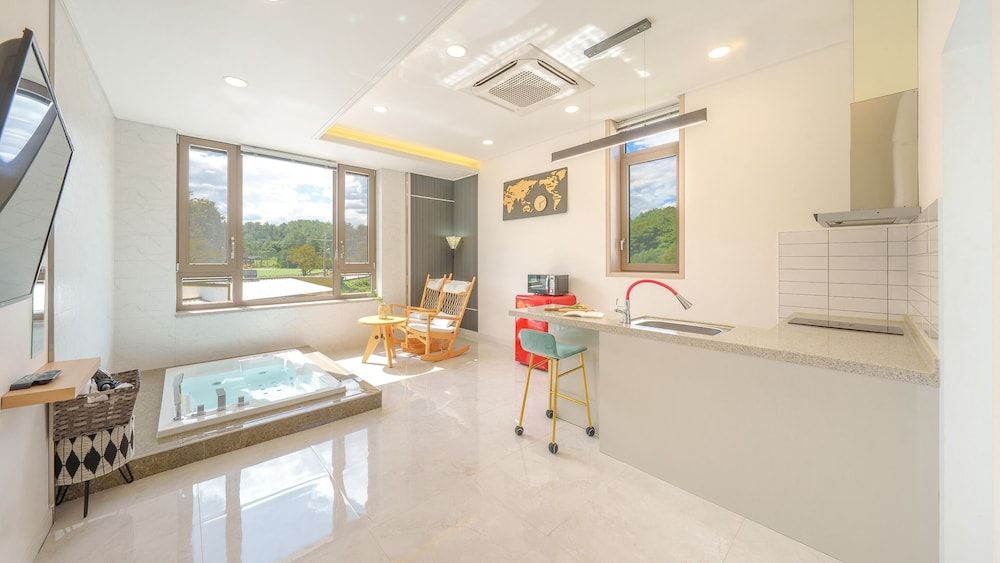 Gangneung Cresostay Pension Basic Room, 1 Bedroom (Room 203) 6