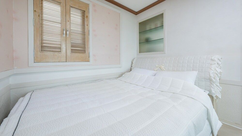 Yeosu Falling in Blue Ocean View Pension Basic Room, 1 Bedroom (F1) 2