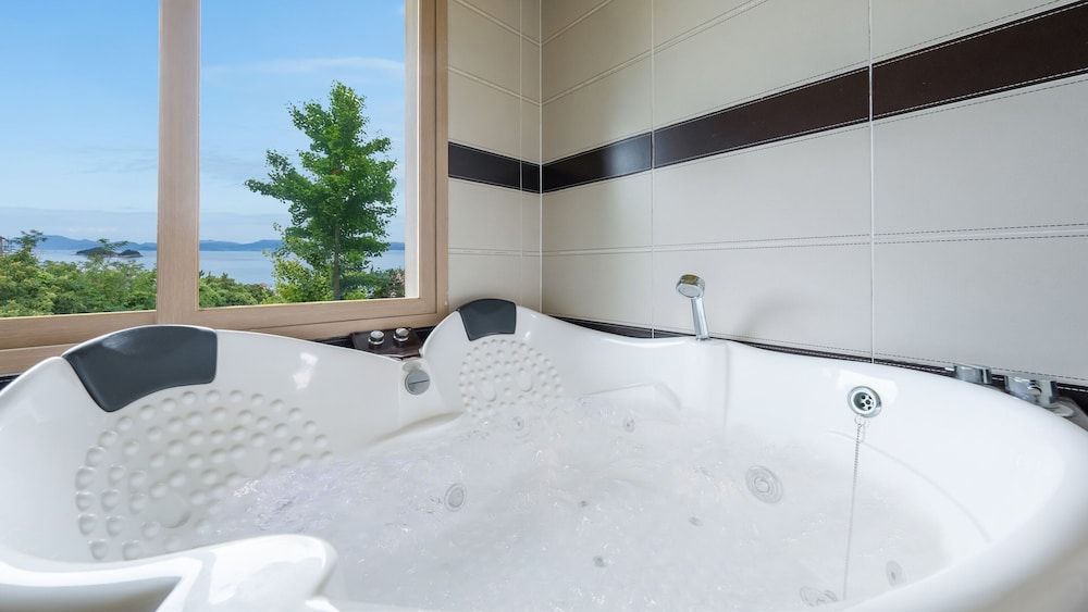 Yeosu Falling in Blue Ocean View Pension Basic Room, 1 Bedroom (F1) 5