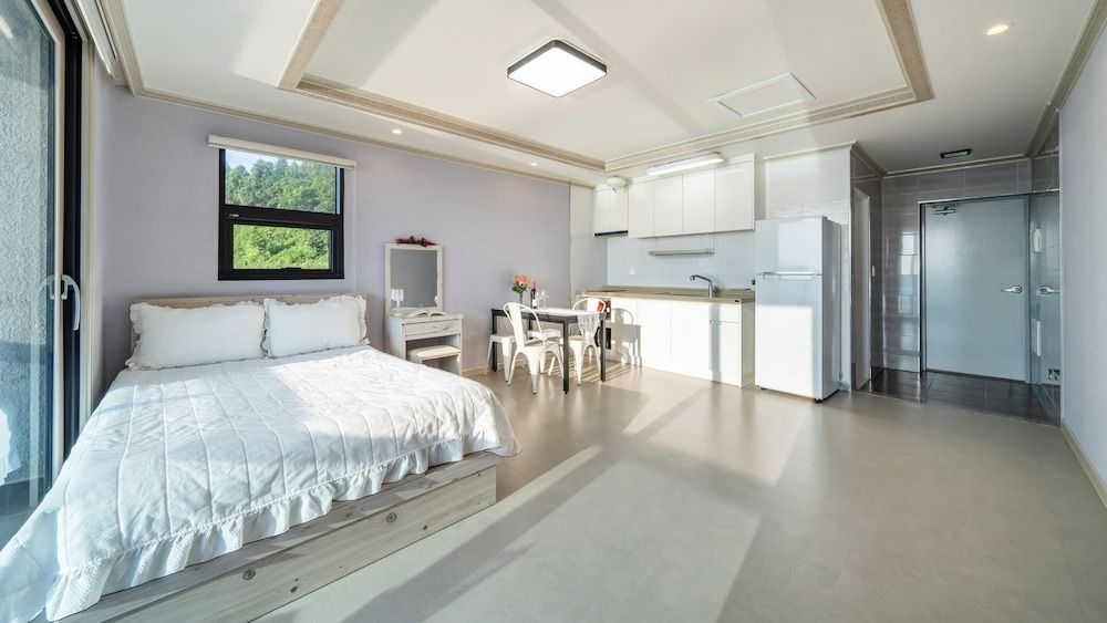 Yeosu Wayo Ocean View Pension Basic Room, 1 Bedroom (Room 203) 3