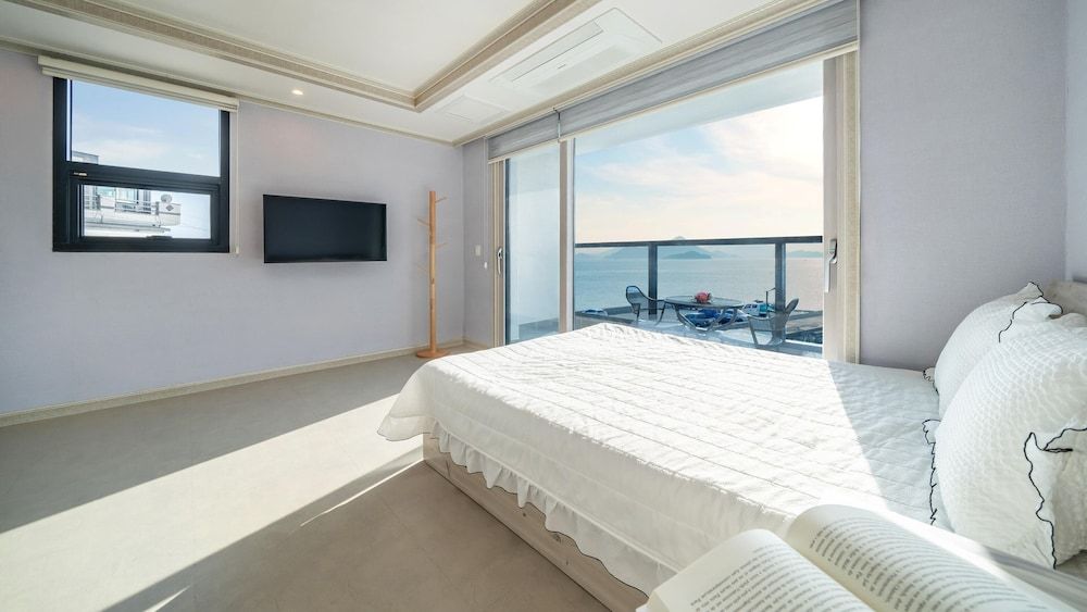 Yeosu Wayo Ocean View Pension Basic Room, 1 Bedroom (Room 201) 2