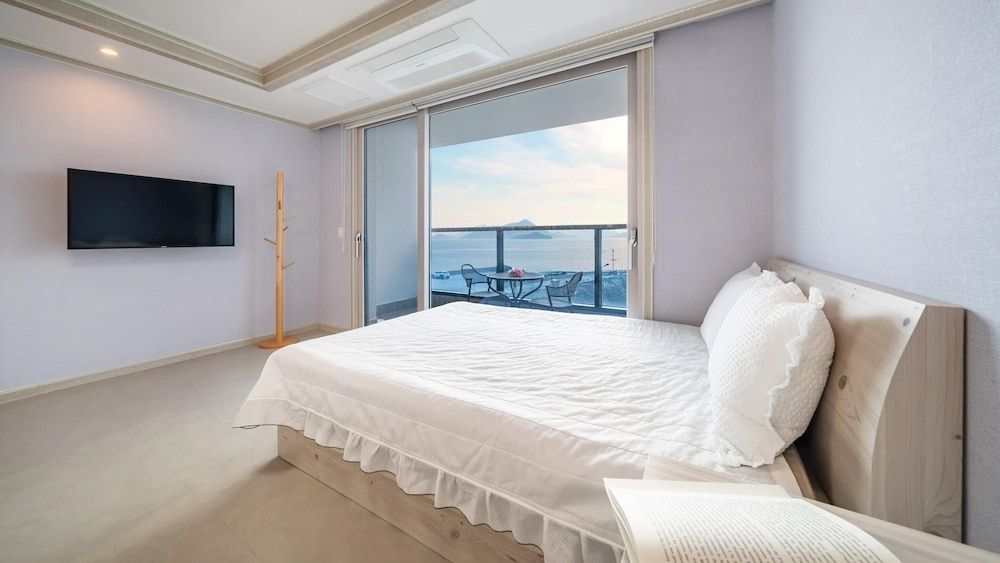 Yeosu Wayo Ocean View Pension Basic Room, 1 Bedroom (Room 202) 2