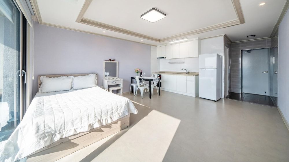 Yeosu Wayo Ocean View Pension Basic Room, 1 Bedroom (Room 201) 3