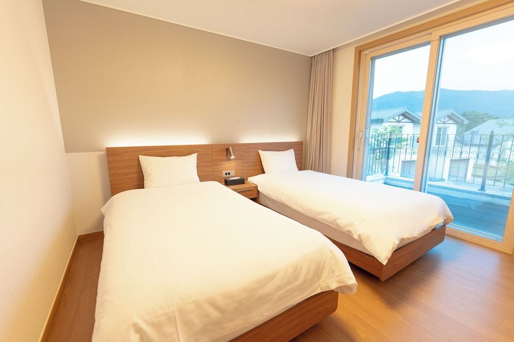 Le Comte Bleu Family House 2