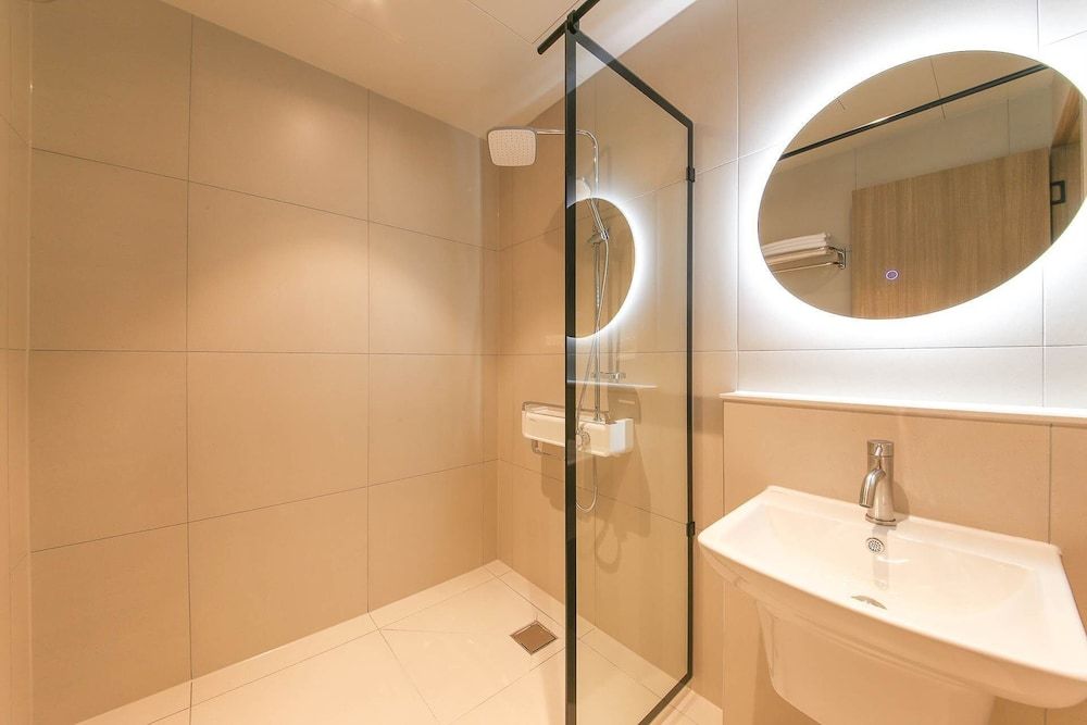 Hound Hotel Jeonju Deokjin C. Deluxe King - Free Breakfast for Two - No Breakfast on Monday Morning 4