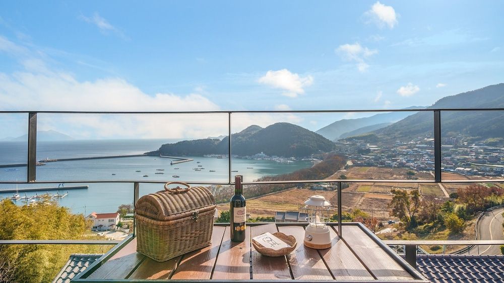 Namhae Aria Spa Pension Basic Room, 1 Bedroom (Timpani VINTAGE (Ocean View/Spa)) 5