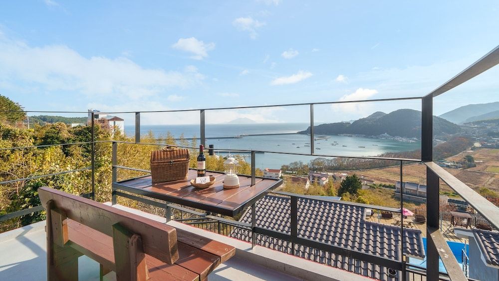 Namhae Aria Spa Pension Basic Room, 1 Bedroom (Timpani VINTAGE (Ocean View/Spa)) 6