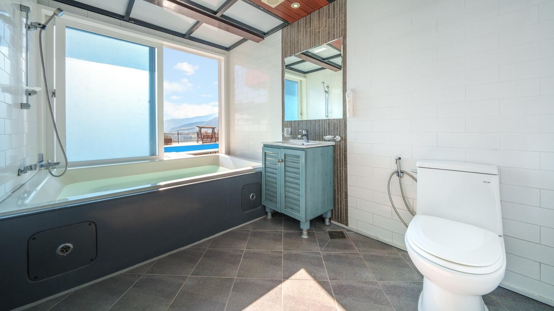 Namhae Aria Spa Pension Violin (Ocean View/Spa)