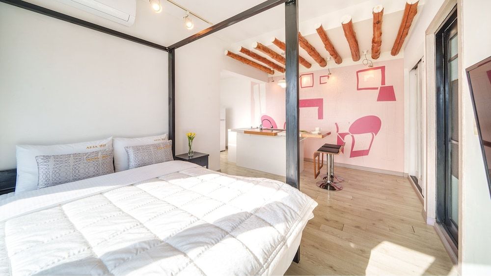 Namhae Aria Spa Pension Basic Room, 1 Bedroom (Timpani VINTAGE (Ocean View/Spa)) 4